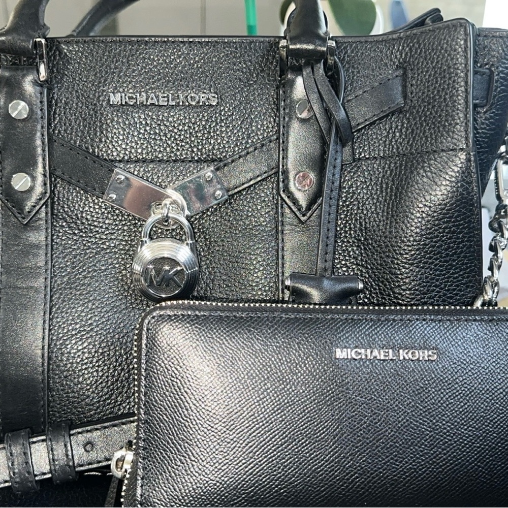 Michael Kors Elegant Black Leather Set